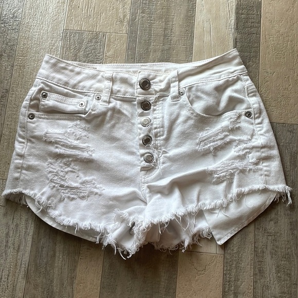 American Eagle white stretch highrise button up booty shorts - Picture 1 of 4